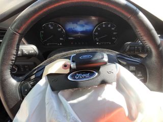 2021 Ford Escape SE Hybrid - Interior Steering Wheel With Keys Image